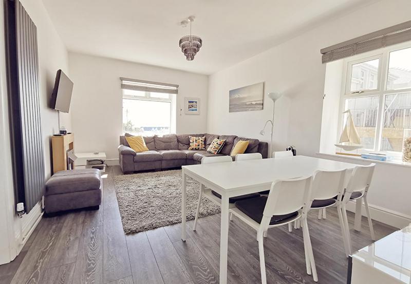 Plas Darien-3 Bed Apt- Sea Views - Sleeps 5 Trearddur Exterior foto